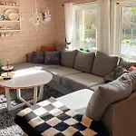 3 Bedroom Cozy In *