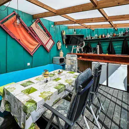 Сasa de vacaciones Acogedora Casa De 3 En *