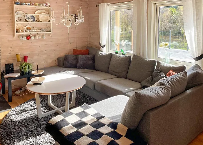 3 Bedroom Cozy In *