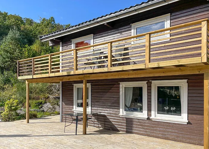 3 Bedroom Cozy In * ファールスン