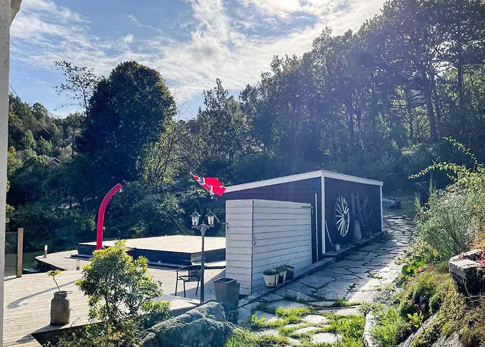 3 Bedroom Cozy In 別荘