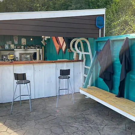 3 Bedroom Cozy In فارسوند